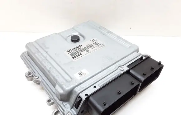 Volvo XC60 Engine control unit/module P31303388 0281015286