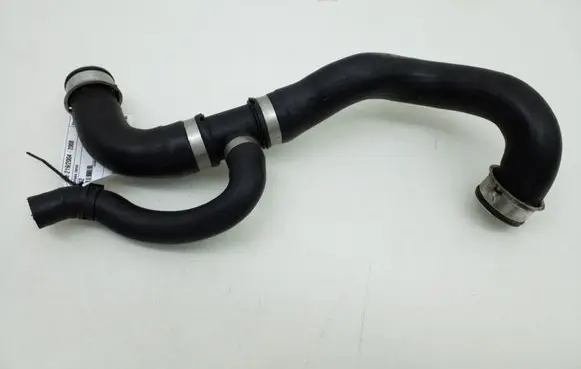 Mercedes-Benz CLS C219 Engine coolant pipe/hose A2115014682
