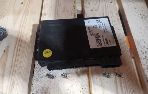 Volkswagen Touran III Other control units/modules 5G0907427C