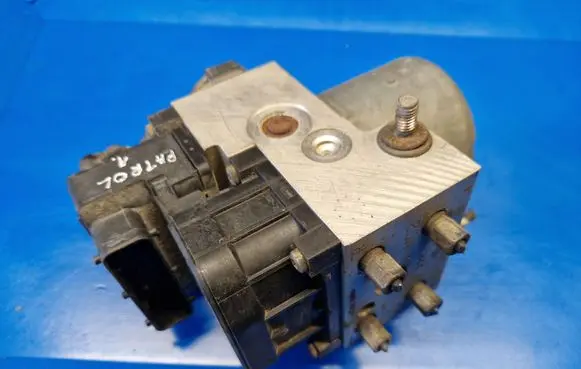 Nissan Patrol Y61 ABS Pump 47660VB000