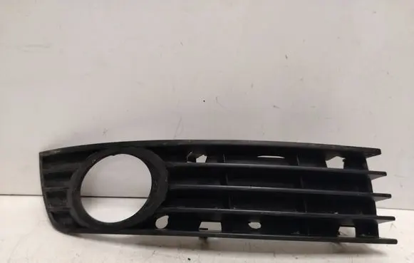 Audi A6 S6 C5 4B Front bumper lower grill 8E0807682A