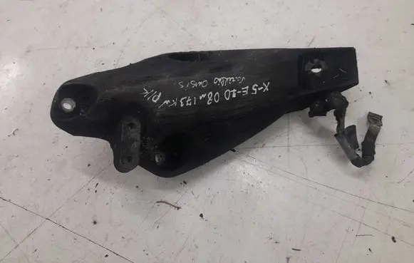 BMW X5 E70 Engine mounting bracket 6772679