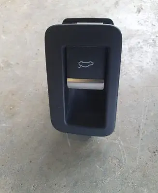 Audi A4 S4 B9 Tailgate opening switch 4M0959831A 8W1959829