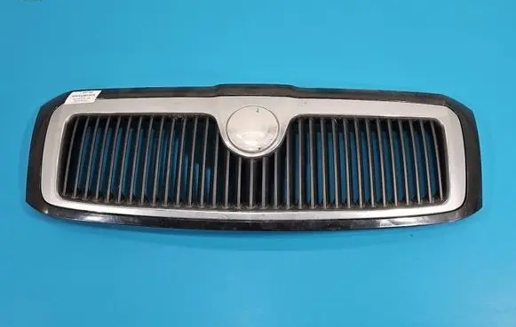 Skoda Superb B5 (3U) Front bumper upper radiator grill 3U0853651 IMPRK1580383