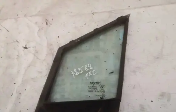 Toyota Corolla Verso AR10 Front door vent window glass four-door 
