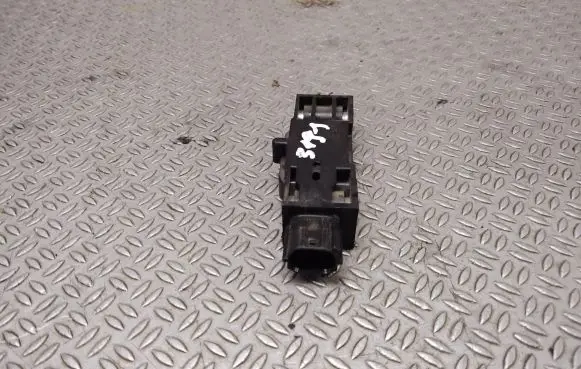 Mitsubishi Grandis Airbag deployment crash/impact sensor 8651A015