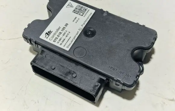 Porsche Panamera (970) Hand brake control module 97061810909