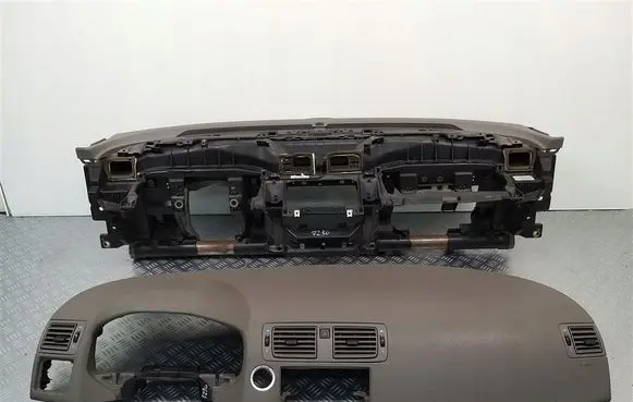 Volvo V50 Dashboard 30722599