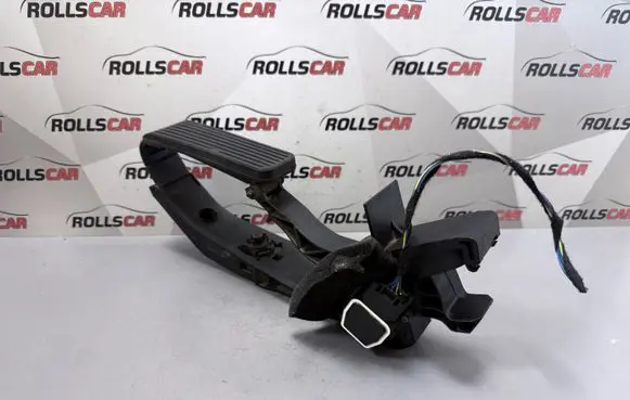 Mercedes-Benz E W211 Accelerator throttle pedal A2113000404 060103