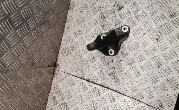 Jaguar XF X250 Engine mounting bracket 5r836037bb