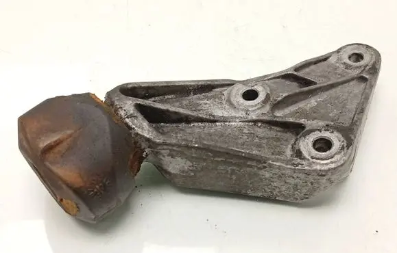 Audi A6 S6 C6 4F Engine mounting bracket 4F0199343K 8E0199339