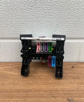 Mercedes-Benz E W211 Fuse module 2115450301 13943311 13943271
