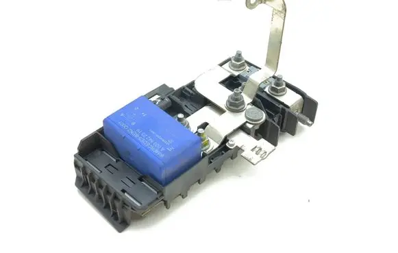 Mercedes-Benz B W246 W242 Fuse module A2465401350 A0035422319