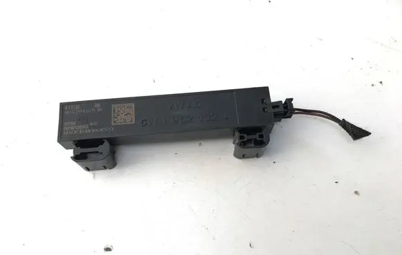 Skoda Enyaq iV Keyless system antenna 5WA962132A 5FA22407510