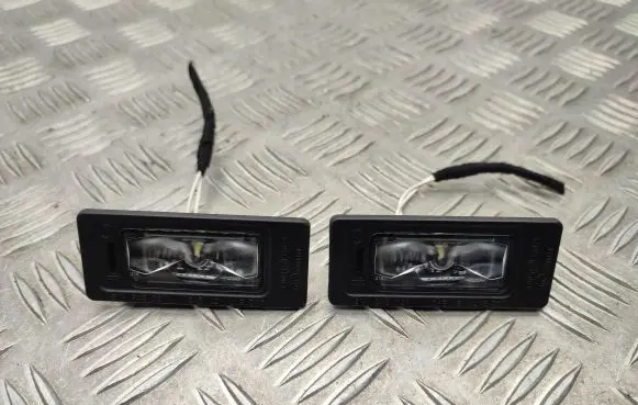 Volkswagen Transporter - Caravelle T7 Number plate light 5NA943021
