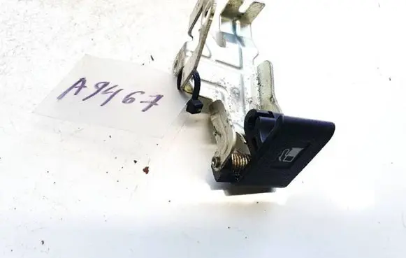 Honda CR-V Fuel tank opening switch 