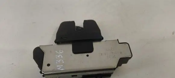 Peugeot 2008 I Tailgate lock latch 9684848680