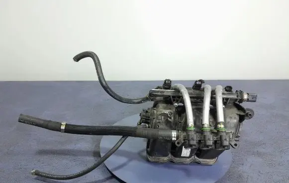 Skoda Fabia Mk1 (6Y) Intake manifold 05C129712G