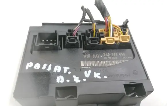 Volkswagen PASSAT B7 Comfort/convenience module 3AA959433