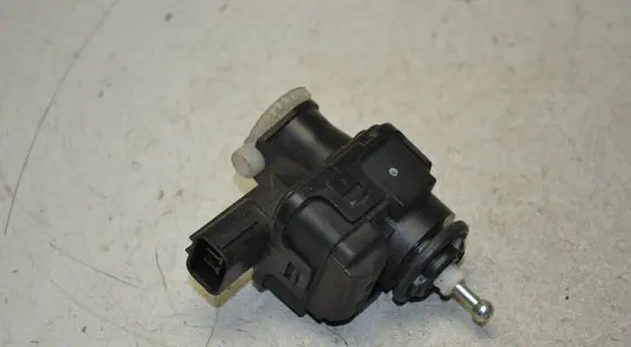 Headlight level adjustment motor