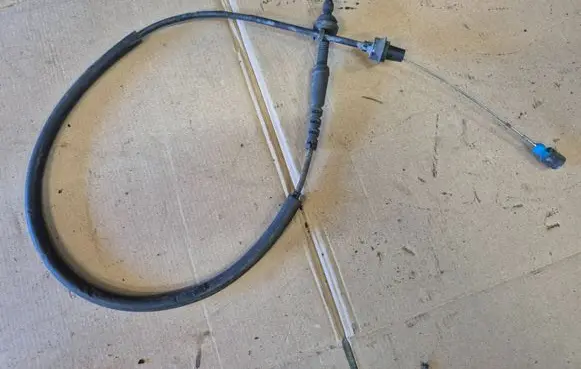 Volkswagen Golf III Throttle cable 1h0721555c