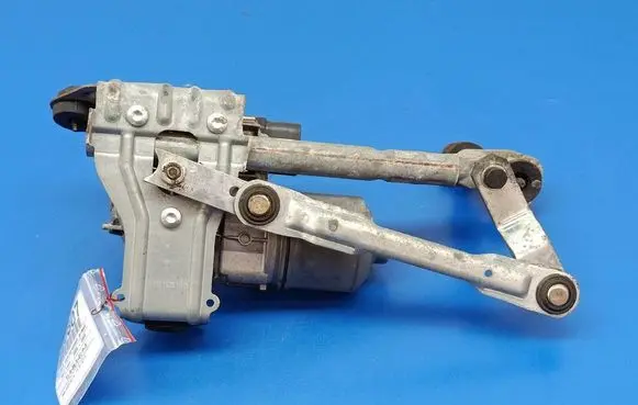 Seat Leon (1P) Front wiper linkage and motor 1P0955119A