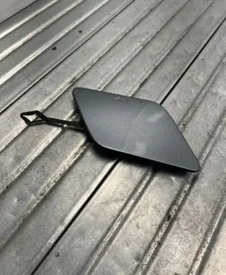 BMW 5 G30 G31 G38 Front tow hook cap/cover 7385256 50670101