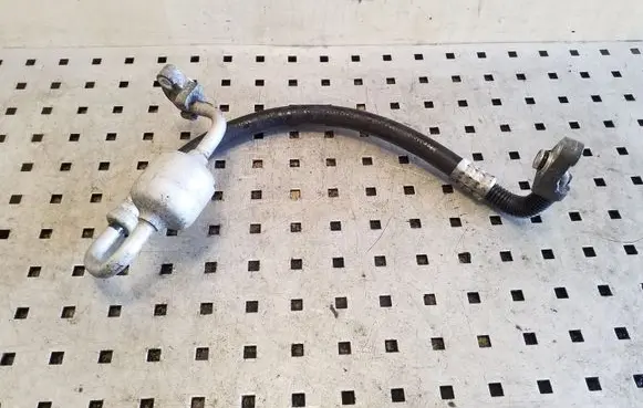 Lexus CT 200H Air conditioning (A/C) pipe/hose