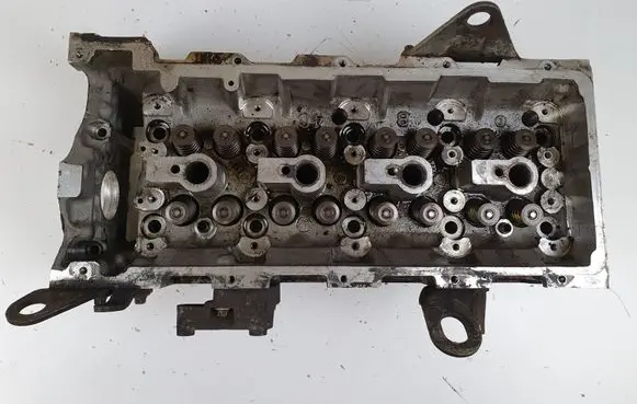 Mercedes-Benz Sprinter W906 Engine head A6460101420