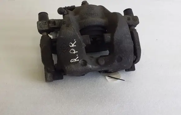 Nissan Qashqai J12 Front brake caliper
