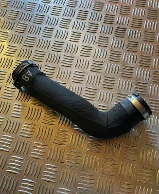 Intercooler hose/pipe