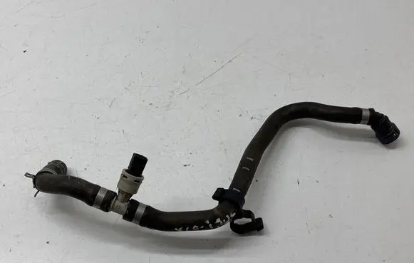 Engine coolant pipe/hose