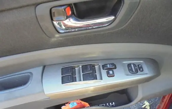 Toyota Prius (NHW20) Electric window control switch