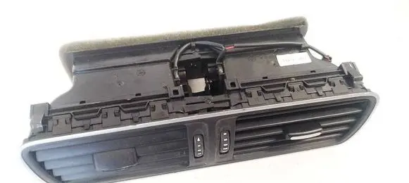 Volkswagen PASSAT B7 Dash center air vent grill S0911438