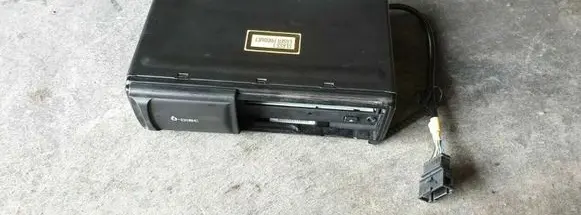 Audi A6 S6 C5 4B CD/DVD changer 4B0035111B