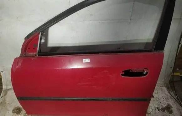 Honda Civic Front door raudonos