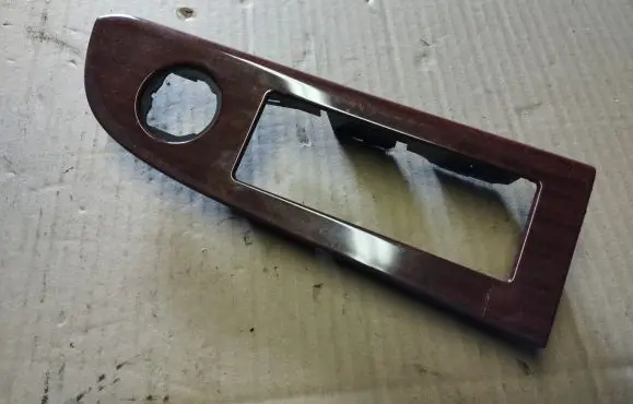 Jeep Grand Cherokee (WK) Front door window switch trim X35008302TH