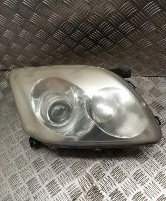 Toyota Avensis T250 Headlight/headlamp