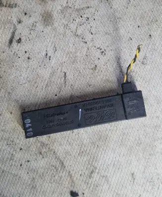 Ford Kuga I Aerial antenna amplifier 5WK47811 PA66GF25 8M5T15K603LA
