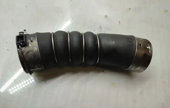 BMW 5 F10 F11 Intercooler hose/pipe 7800144