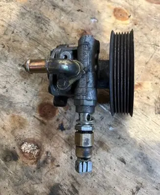 Volkswagen Golf IV Power steering pump 1j0422154b