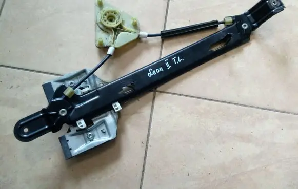 Seat Leon (1P) Rear door window regulator with motor NE3782