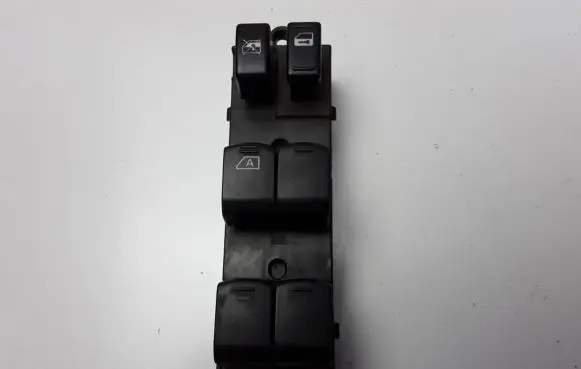 Subaru Forester SH Electric window control switch 157567