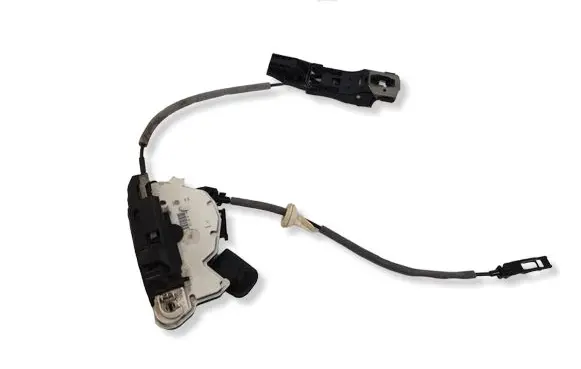 Volkswagen Golf VII Front door lock 5K1837015E