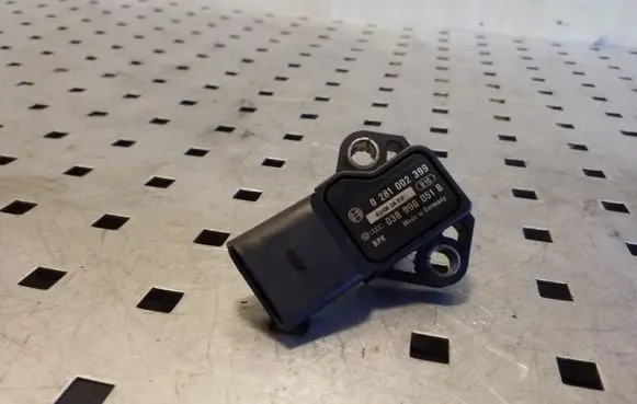 Volkswagen Caddy Air pressure sensor 0281002399 038906051B