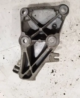 BMW 1 E81 E87 Engine mounting bracket 22116760307