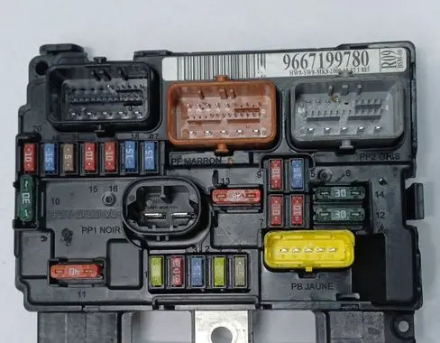 Peugeot 207 BSM Control unit 9667199780 BSMR0900 R09