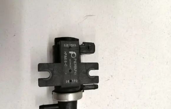 Volkswagen PASSAT B5 Turbo solenoid valve 1H0906627