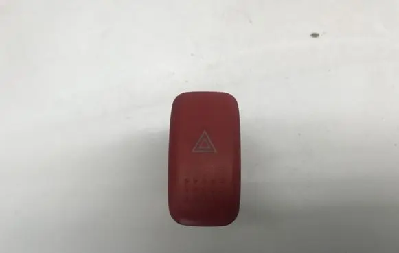 Honda HR-V Hazard light switch
