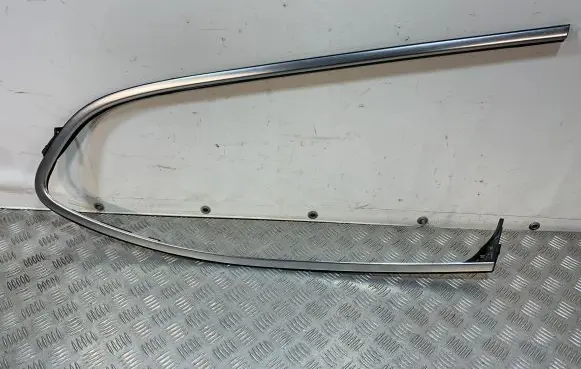 Alfa Romeo Stelvio Rear side glass trim 
